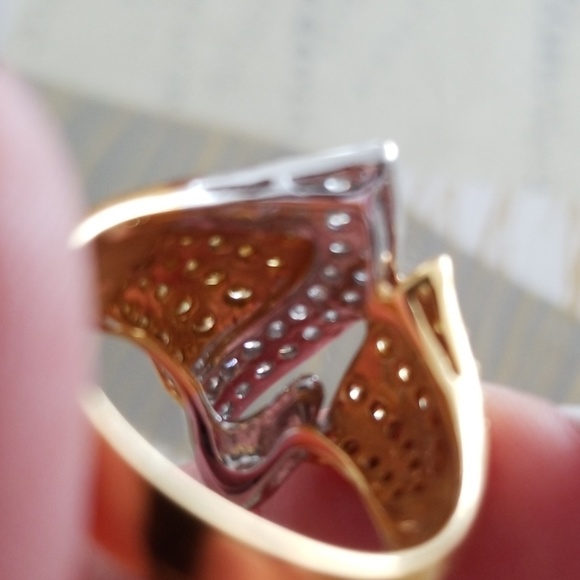 18kt Gold Diamond Ring - Picture 3 of 5